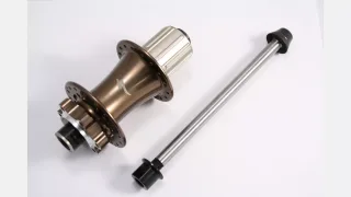 HUB DEMO 7,8 REAR HUB 32H,135MM CROMO AXLE & RD PROTECT NUT, DISK